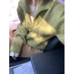 歐貨老錢風綠色v領馬海毛毛衣女秋冬慵懶高級感加厚翻領針織上衣