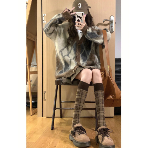 大碼胖妹妹V領毛衣女秋冬設計感日系復古慵懶風軟糯開衫針織外套