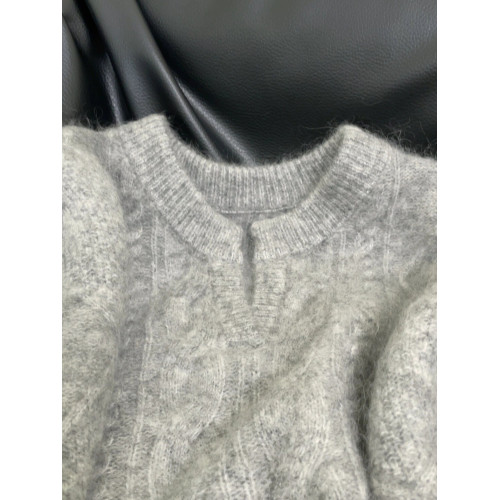 高級感灰色v領麻花浣熊絨套頭毛衣女秋冬慵懶加厚內搭針織衫上衣
