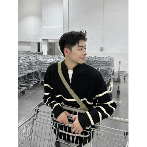 黑白條紋立領半拉鍊毛衣男秋冬季休閒內搭慵懶風套頭針織衫高級感 黑白條紋立領半拉鍊毛衣男秋冬季休閒內搭慵懶風套頭針織衫高級感