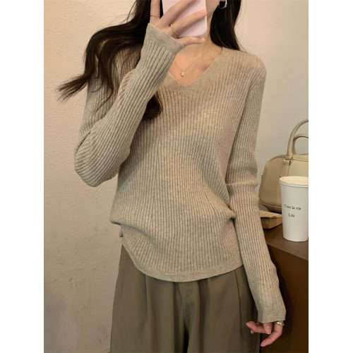 法式V領簡約修身打底上衣女秋冬坑條顯瘦內搭高級感軟糯針織毛衣