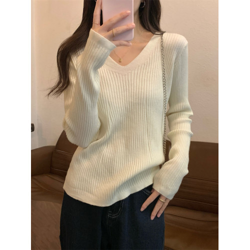 法式V領簡約修身打底上衣女秋冬坑條顯瘦內搭高級感軟糯針織毛衣