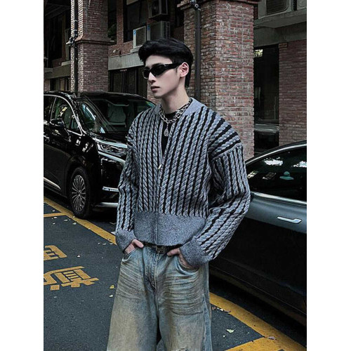 美式復古bf慵懶寬松拉鍊針織衫男hiphop痞帥高級感麻花紋開衫毛衣 美式復古bf慵懶寬松拉鍊針織衫男hiphop痞帥高級感麻花紋開衫毛衣