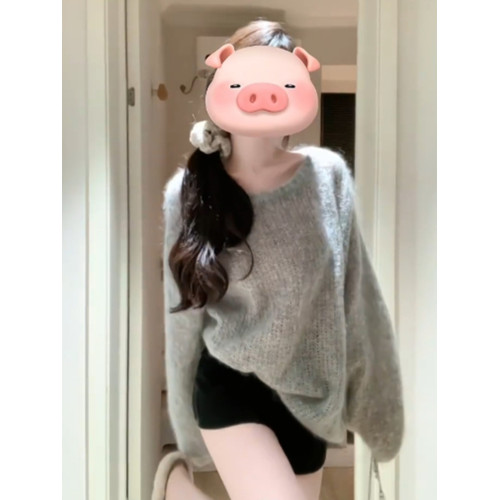 灰色圓領套頭軟糯馬海毛毛衣女秋冬加厚慵懶風寬松露肩針織衫上衣 灰色圓領套頭軟糯馬海毛毛衣女秋冬加厚慵懶風寬松露肩針織衫上衣