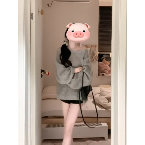 灰色圓領套頭軟糯馬海毛毛衣女秋冬加厚慵懶風寬松露肩針織衫上衣 灰色圓領套頭軟糯馬海毛毛衣女秋冬加厚慵懶風寬松露肩針織衫上衣