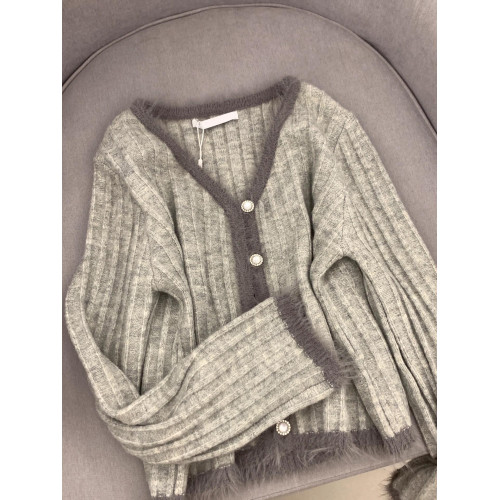 蕪湖誰穿誰好看~冬季高級感百搭開衫毛衣女秋冬復古百搭針織上衣 蕪湖誰穿誰好看~冬季高級感百搭開衫毛衣女秋冬復古百搭針織上衣