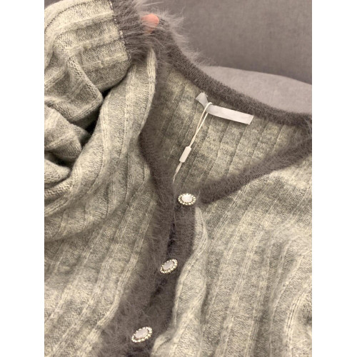 蕪湖誰穿誰好看~冬季高級感百搭開衫毛衣女秋冬復古百搭針織上衣 蕪湖誰穿誰好看~冬季高級感百搭開衫毛衣女秋冬復古百搭針織上衣