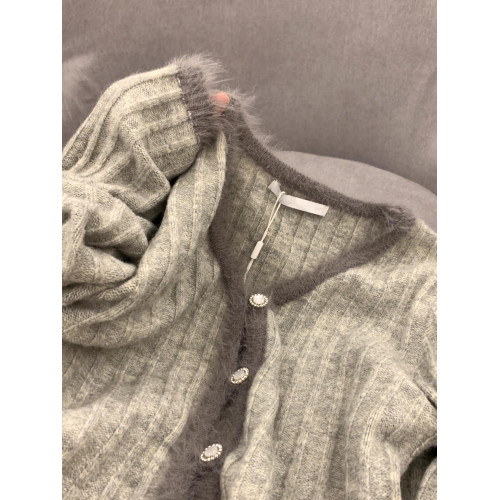 蕪湖誰穿誰好看~冬季高級感百搭開衫毛衣女秋冬復古百搭針織上衣 蕪湖誰穿誰好看~冬季高級感百搭開衫毛衣女秋冬復古百搭針織上衣