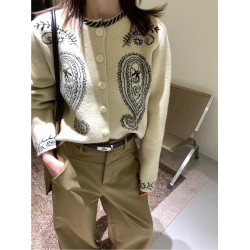 2025簡約復古圓領單排釦寬松腰果花提花短款時尚百搭長袖毛衣女