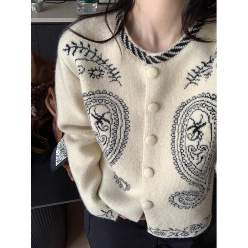 2025簡約復古圓領單排釦寬松腰果花提花短款時尚百搭長袖毛衣女