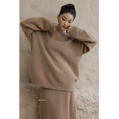 法式白色浣熊絨軟糯毛衣女秋冬高級感慵懶加厚套頭針織衫獨特上衣