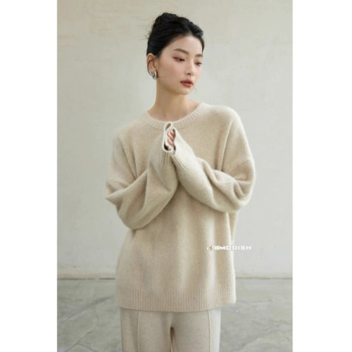 法式白色浣熊絨軟糯毛衣女秋冬高級感慵懶加厚套頭針織衫獨特上衣