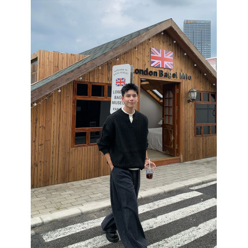 Holocene美式潮牌立體肌理感小V領套頭毛衣男純色簡約寬松針織衫 Holocene美式潮牌立體肌理感小V領套頭毛衣男純色簡約寬松針織衫