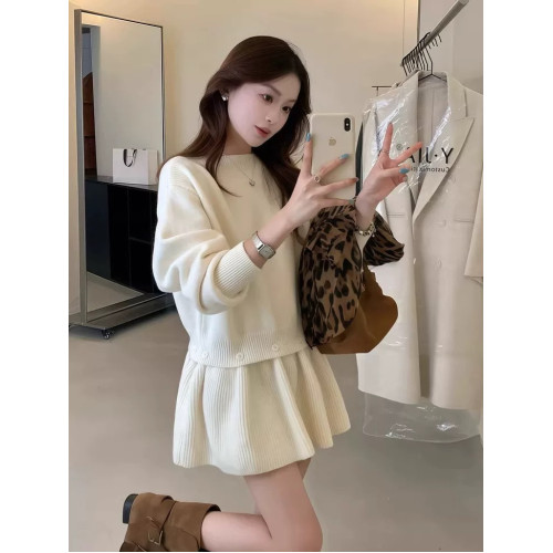 2025秋冬新款韓版時尚軟糯氣質設計感圓領針織毛衣連衣裙兩件套女 2025秋冬新款韓版時尚軟糯氣質設計感圓領針織毛衣連衣裙兩件套女