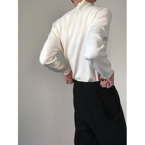 COLN這樣的半高領毛衣基礎百搭王耐洗又不挑人 能match所有的衣服