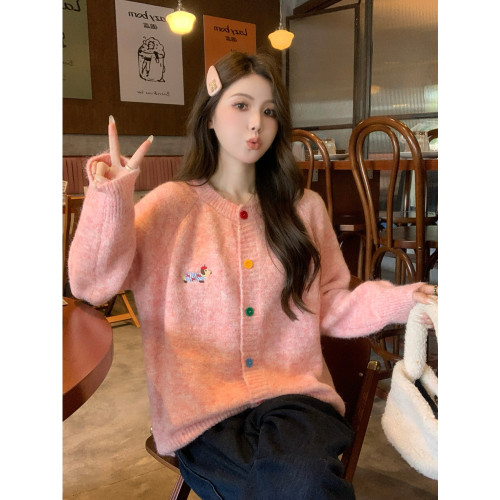 胖mm大碼百搭多巴胺毛衣外套女秋季卡通刺綉設計感甜美風開衫上衣