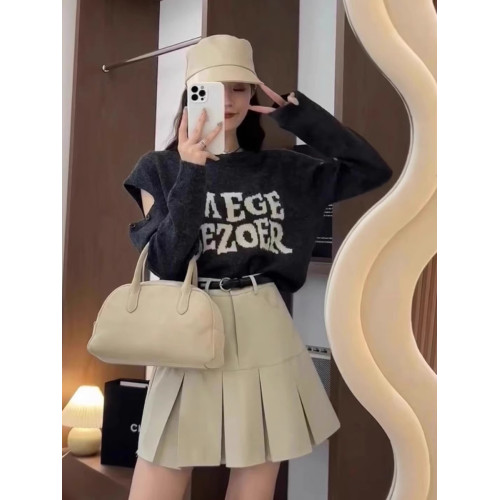 設計感小衆套頭毛衣女秋季新款小個子字母露肩短款外穿針織衫上衣