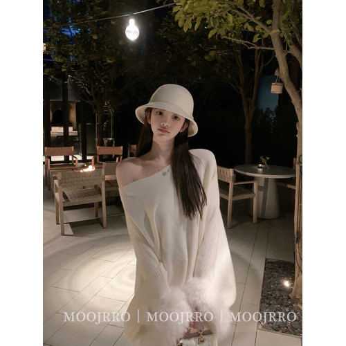 法式白色斜肩披肩鬭篷毛衣女秋季寬松慵懶風高級感氣質套頭針織衫