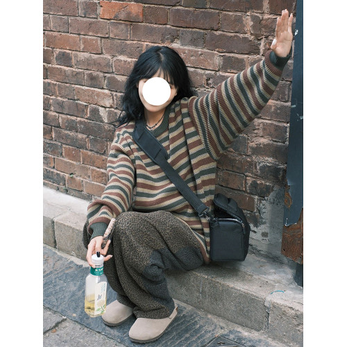 日系復古撞色條紋圓領套頭毛衣女秋冬慵懶風寬松中長款羊毛針織衫 日系復古撞色條紋圓領套頭毛衣女秋冬慵懶風寬松中長款羊毛針織衫