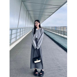 韓系穿搭灰色軟糯針織開衫女早秋季短款氣質慵懶風小個子毛衣外套