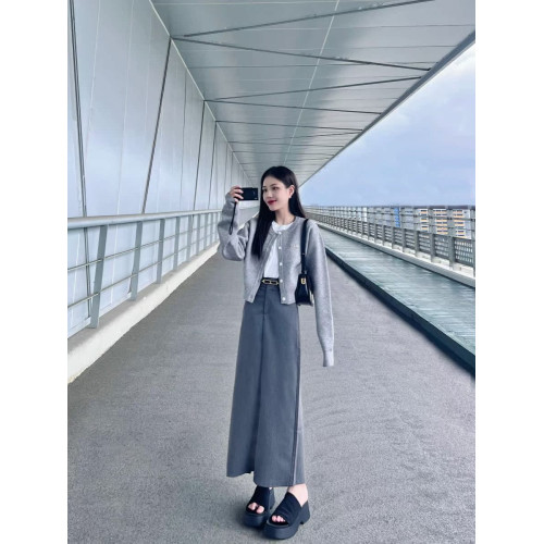 韓系穿搭灰色軟糯針織開衫女早秋季短款氣質慵懶風小個子毛衣外套 韓系穿搭灰色軟糯針織開衫女早秋季短款氣質慵懶風小個子毛衣外套