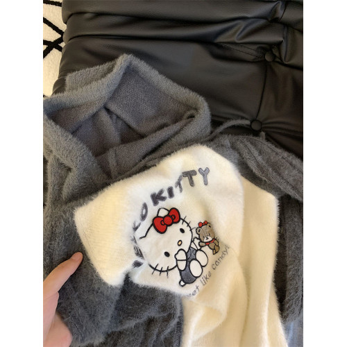 2025新款慵懶高級感上衣KITTY貓綉花插肩袖連帽撞色套頭毛衣女 2025新款慵懶高級感上衣KITTY貓綉花插肩袖連帽撞色套頭毛衣女