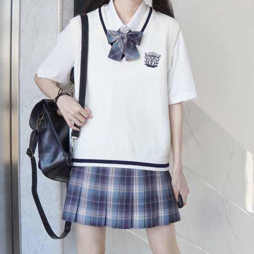 【刺篇原創】簷上星 日系jk/dk製服正版刺綉毛衣針織背心秋冬新款 【刺篇原創】簷上星 日系jk/dk製服正版刺綉毛衣針織背心秋冬新款