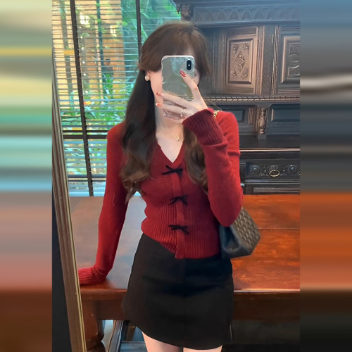 早秋穿搭蝴蝶結紅色毛衣女秋冬季2025慵嬾高級感內搭打底針織上衣