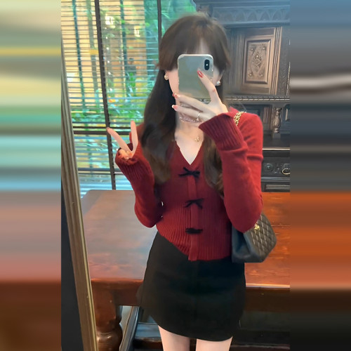 早秋穿搭蝴蝶結紅色毛衣女秋冬季2025慵嬾高級感內搭打底針織上衣