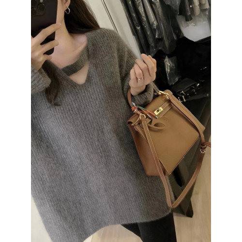 灰色v領鏤空套頭針織毛衣女秋冬冬季加厚設計感小衆高級感慵懶風 灰色v領鏤空套頭針織毛衣女秋冬冬季加厚設計感小衆高級感慵懶風