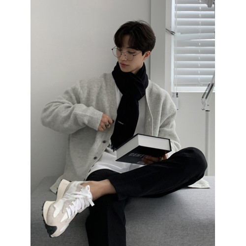 老錢風針織開衫毛衣男外套秋冬季韓版寬松休閒慵懶風V領純色線衣 老錢風針織開衫毛衣男外套秋冬季韓版寬松休閒慵懶風V領純色線衣