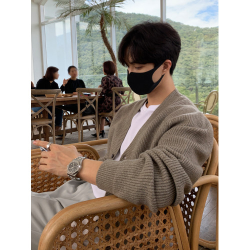 老錢風針織開衫毛衣男外套秋冬季韓版寬松休閒慵懶風V領純色線衣 老錢風針織開衫毛衣男外套秋冬季韓版寬松休閒慵懶風V領純色線衣