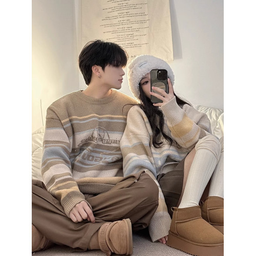 港風情侶裝條紋毛衣秋冬款2025新款不一樣高級感復古慵懶風針織衫 港風情侶裝條紋毛衣秋冬款2025新款不一樣高級感復古慵懶風針織衫