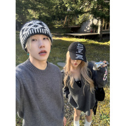 松弛感情侶裝毛衣秋冬季慵懶風簡約大V領坑條針織衫短褲休閒套裝