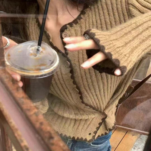 韓國東大門2025冬季新款洋氣拼色花邊不規則側釦設計感毛衣開衫女 韓國東大門2025冬季新款洋氣拼色花邊不規則側釦設計感毛衣開衫女