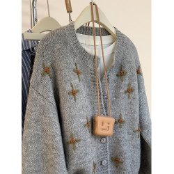 聖誕穿搭灰色毛衣外套2026秋冬季新款元旦跨年寬松針織開衫上衣女