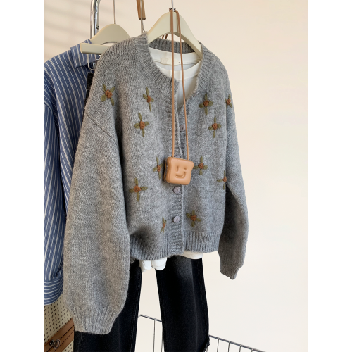 聖誕穿搭灰色毛衣外套2026秋冬季新款元旦跨年寬松針織開衫上衣女 聖誕穿搭灰色毛衣外套2026秋冬季新款元旦跨年寬松針織開衫上衣女