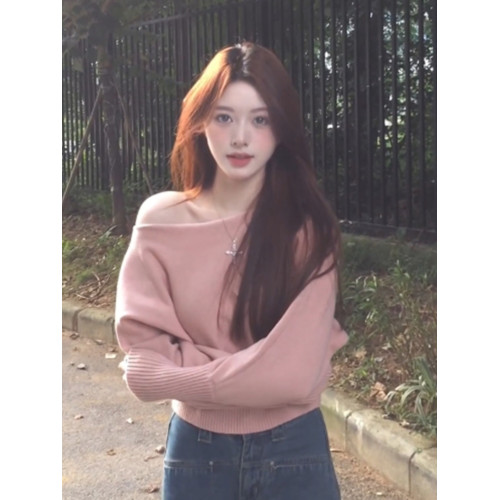 粉色不規則斜肩毛衣早秋裝女款2025年新款修身顯瘦露肩針織衫上衣