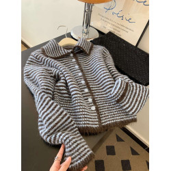 2025秋冬撞色條紋短款外套女新款軟糯慵懶內搭高領釦子毛衣