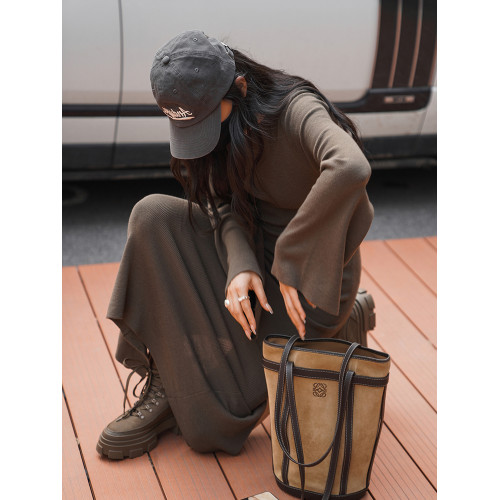 秋冬新款高級感羊絨針織連衣裙修身顯瘦收腰後開叉打底毛衣裙長裙 秋冬新款高級感羊絨針織連衣裙修身顯瘦收腰後開叉打底毛衣裙長裙