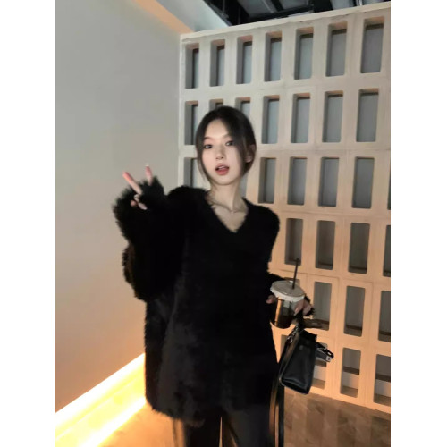軟糯馬海毛黑色毛衣女秋冬高級感超好看V領寬松內搭打底上衣加厚 軟糯馬海毛黑色毛衣女秋冬高級感超好看V領寬松內搭打底上衣加厚