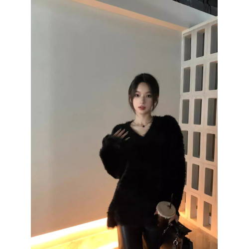 軟糯馬海毛黑色毛衣女秋冬高級感超好看V領寬松內搭打底上衣加厚 軟糯馬海毛黑色毛衣女秋冬高級感超好看V領寬松內搭打底上衣加厚