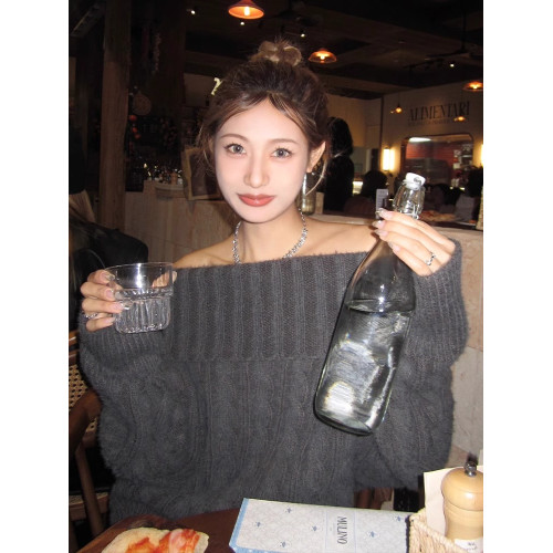 純欲慵嬾風軟糯毛衣女2024秋季新款加厚針織衫寬鬆絕美一字肩上衣