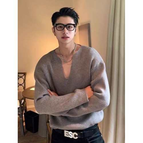 法式大v領針織衫高級感寬鬆長袖衛衣男模穿搭藝術生缺口領毛線衣