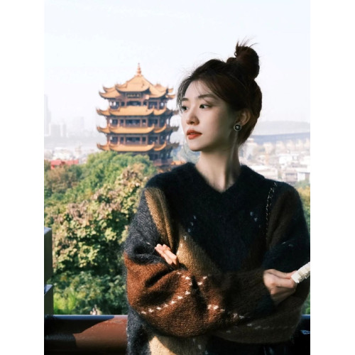 復古黑色浣熊絨軟糯圓領套頭毛衣女秋冬寬鬆慵嬾風羊毛外穿針織衫