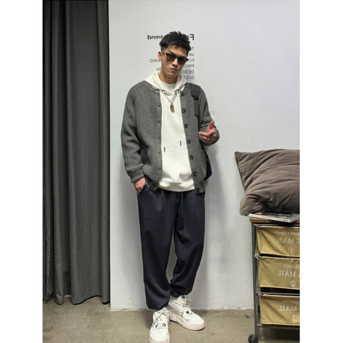 美式輕熟風休閒開衫毛衣男春秋潮牌潮流高級感男裝純色針織衫外套 美式輕熟風休閒開衫毛衣男春秋潮牌潮流高級感男裝純色針織衫外套