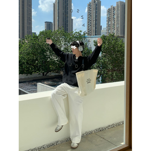 ONELYC1NS小V領純色毛衣男秋季韓版寬松慵懶風套頭針織上衣情侶 ONELYC1NS小V領純色毛衣男秋季韓版寬松慵懶風套頭針織上衣情侶