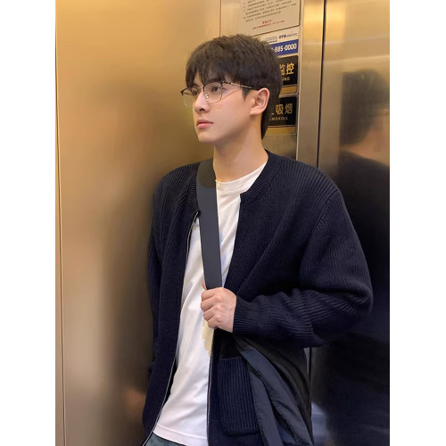 藏青色針織開衫外套男款秋冬高級感韓系慵懶風cleanfit棒球領毛衣 藏青色針織開衫外套男款秋冬高級感韓系慵懶風cleanfit棒球領毛衣