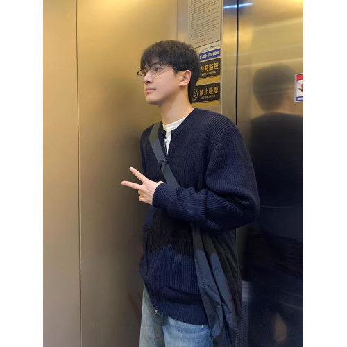 藏青色針織開衫外套男款秋冬高級感韓系慵懶風cleanfit棒球領毛衣 藏青色針織開衫外套男款秋冬高級感韓系慵懶風cleanfit棒球領毛衣