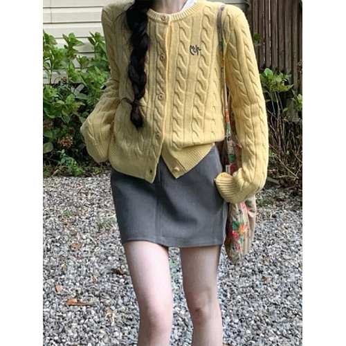 韓系復古短款上衣慵嬾高級感黃色針織開衫毛衣外套女秋冬2026新款